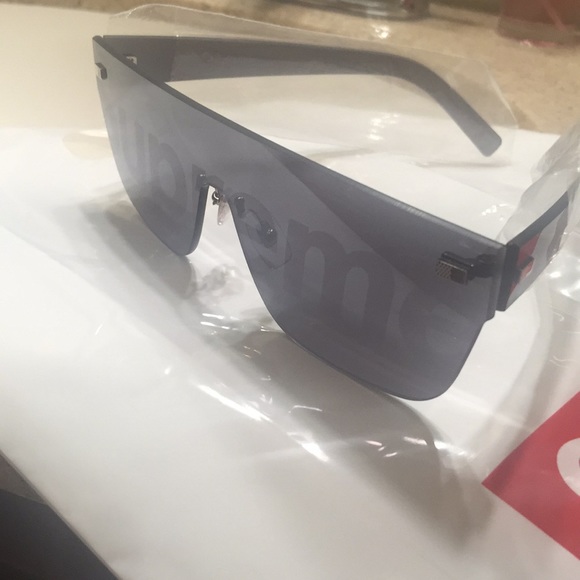 Authentic LOUIS VUITTON- SUPREME Sunglass! - Picture 6 of 6